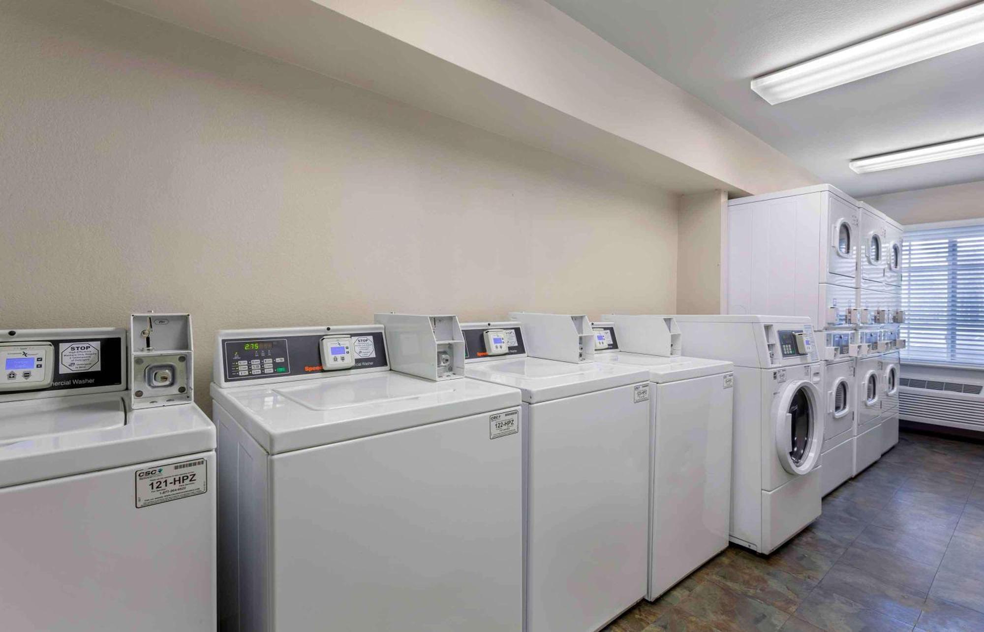 Extended Stay America Select Suites - Cleveland - Avon Eksteriør bilde